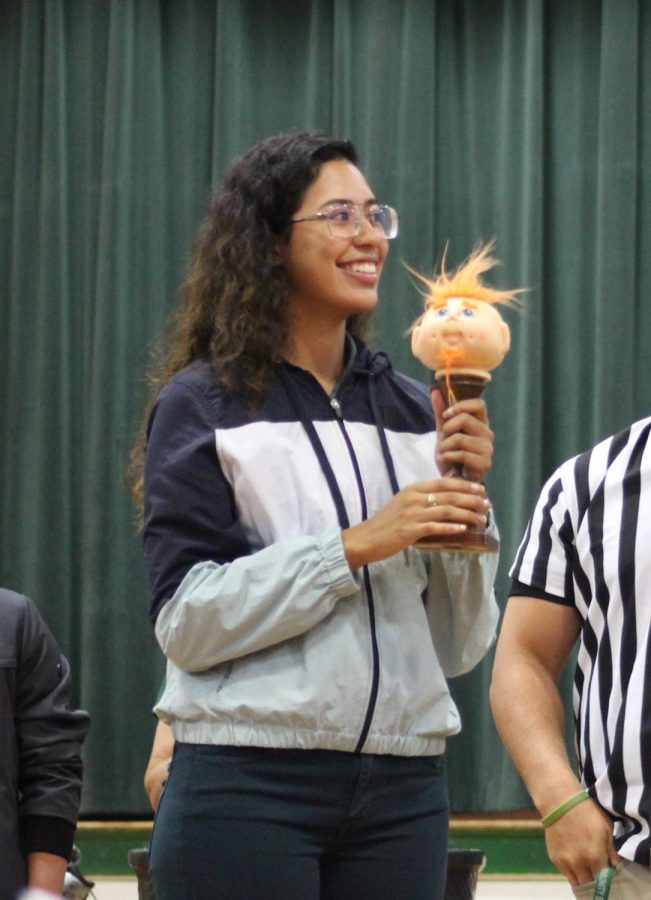 Alejandra Castro won the rock paper scissors chalenge