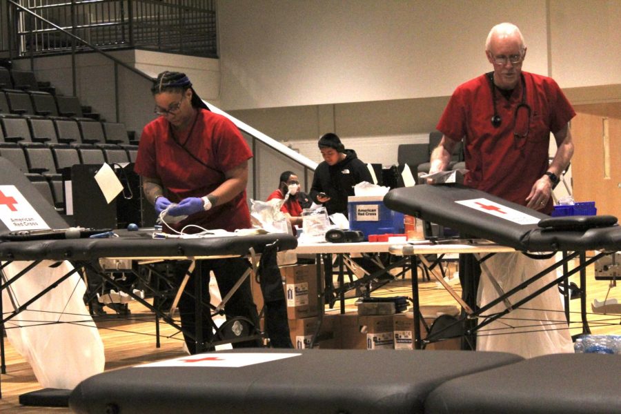 Staff+for+the+blood+drive+are+getting+everything+prepared.